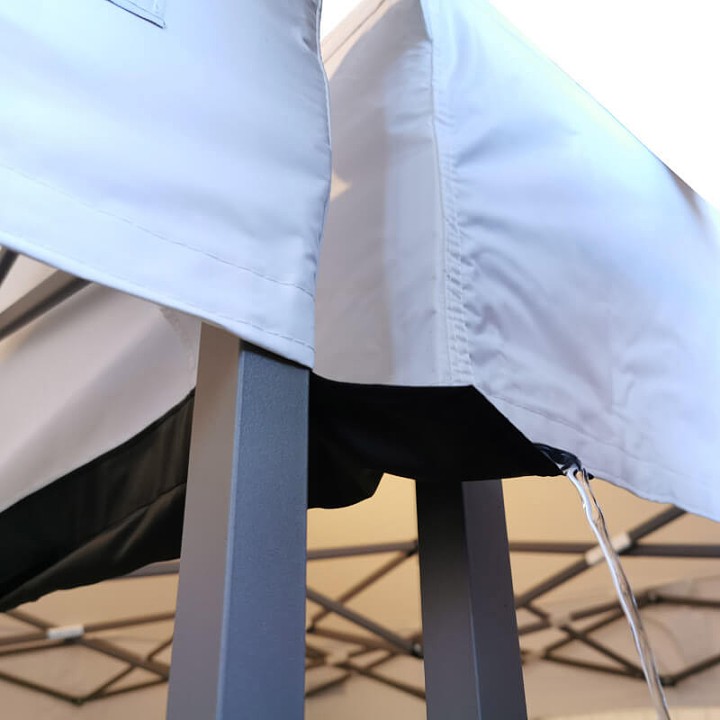 дъжд върху палатката